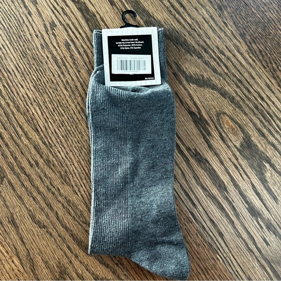 NWT dark grey ribbed socks shoe size 7-12 - Picture 2 of 2